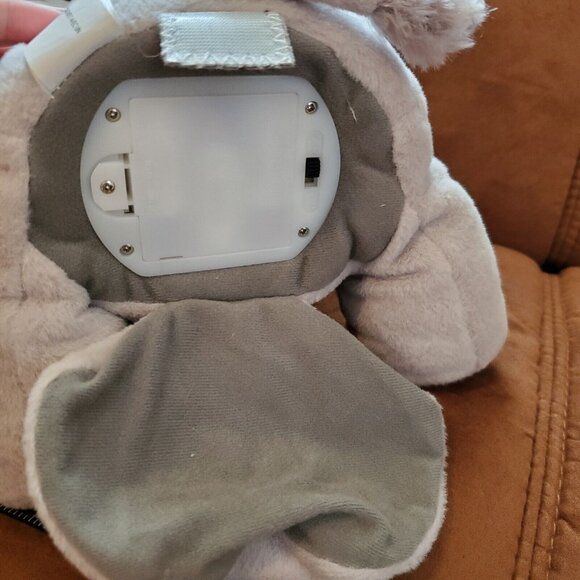 GUND Baby Animated Flappy The Elephant Plush Toy Sings - Picture 7 of 10